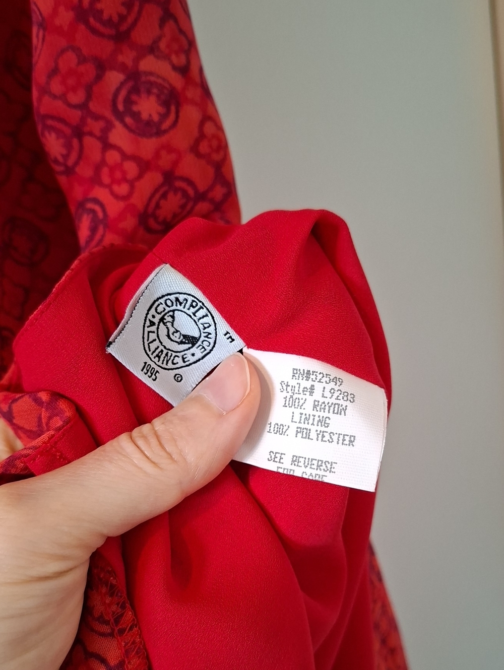 Vintage Y2K Laundry by Shelli Segal Red Maxi Velvet Strap Batik Dress (US 14) - Picture 10 of 11